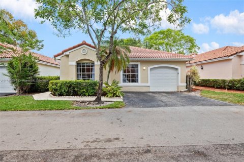 Villa ou maison à vendre à Weston, Floride: 4 chambres, 146.04 m2 № 1167811 - photo 1