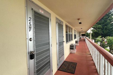 Condo in West Palm Beach, Florida, 1 bedroom  № 1093309 - photo 9