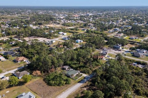 Terreno en venta en Lehigh Acres, Florida № 1033518 - foto 8
