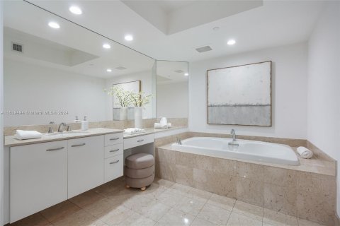 Condo in Aventura, Florida, 5 bedrooms  № 1325535 - photo 13