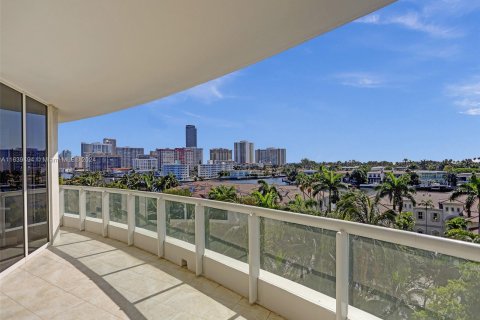 Copropriété à vendre à Aventura, Floride: 5 chambres, 387.5 m2 № 1325535 - photo 27