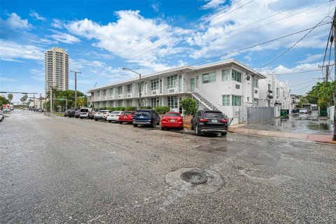 Copropriété à vendre à Miami Beach, Floride: 1 pièce, 43.48 m2 № 1325486 - photo 1