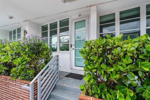 Copropriété à vendre à Miami Beach, Floride: 1 pièce, 43.48 m2 № 1325486 - photo 2