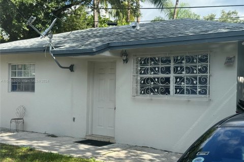 Commercial property in Miami, Florida 186.83 sq.m. № 1325487 - photo 12