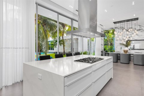 Casa en venta en Miami Beach, Florida, 7 dormitorios, 603.03 m2 № 1401209 - foto 19