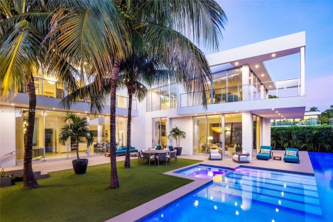 Casa en venta en Miami Beach, Florida, 7 dormitorios, 603.03 m2 № 1401209 - foto 3