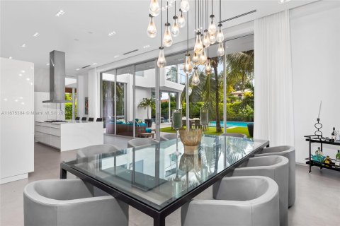 Casa en venta en Miami Beach, Florida, 7 dormitorios, 603.03 m2 № 1401209 - foto 23