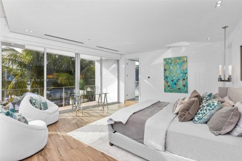 Casa en venta en Miami Beach, Florida, 7 dormitorios, 603.03 m2 № 1401209 - foto 29