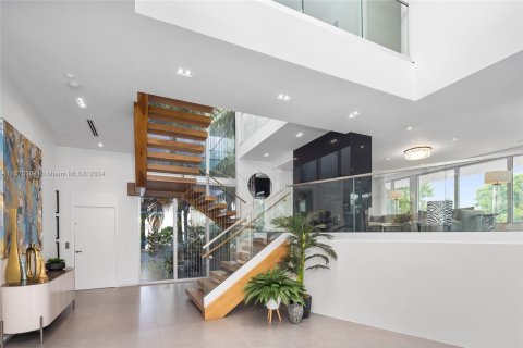 Casa en venta en Miami Beach, Florida, 7 dormitorios, 603.03 m2 № 1401209 - foto 13