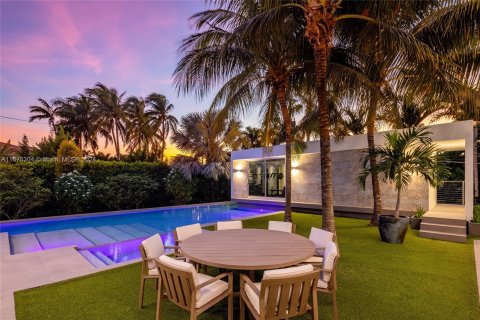 Casa en venta en Miami Beach, Florida, 7 dormitorios, 603.03 m2 № 1401209 - foto 6