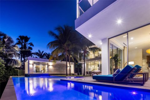 Casa en venta en Miami Beach, Florida, 7 dormitorios, 603.03 m2 № 1401209 - foto 5