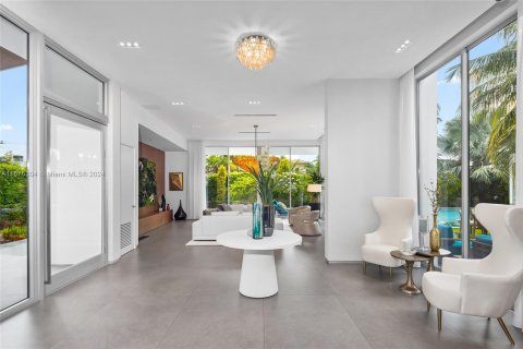 Casa en venta en Miami Beach, Florida, 7 dormitorios, 603.03 m2 № 1401209 - foto 7