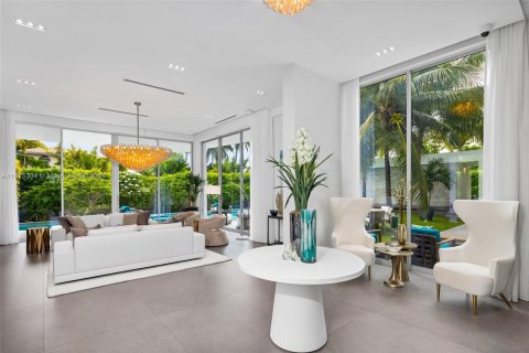 Casa en venta en Miami Beach, Florida, 7 dormitorios, 603.03 m2 № 1401209 - foto 12