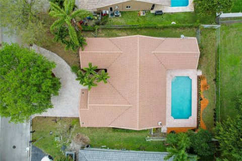 Casa en venta en Coral Springs, Florida, 4 dormitorios, 197.05 m2 № 1060114 - foto 1