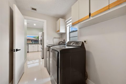 Casa en venta en Coral Springs, Florida, 4 dormitorios, 197.05 m2 № 1060114 - foto 7