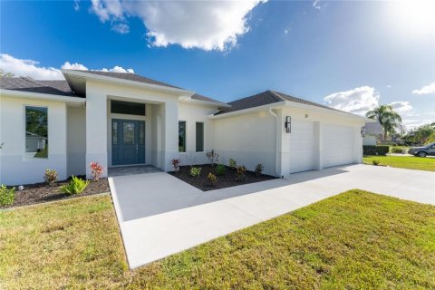 Villa ou maison à vendre à Punta Gorda, Floride: 3 chambres, 186.73 m2 № 1284940 - photo 6