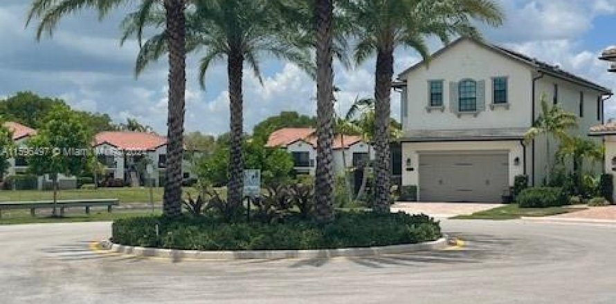 Villa ou maison à Pembroke Pines, Floride 3 chambres, 240.52 m2 № 1220589