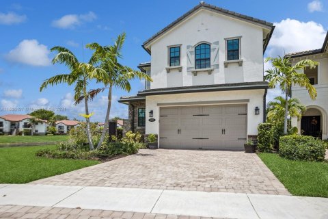 Villa ou maison à vendre à Pembroke Pines, Floride: 3 chambres, 240.52 m2 № 1220589 - photo 2