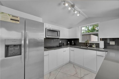 Casa en venta en Miami Shores, Florida, 3 dormitorios, 103.03 m2 № 1220570 - foto 11