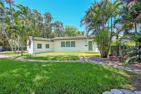 Villa ou maison à vendre à Miami Shores, Floride: 3 chambres, 103.03 m2 № 1220570 - photo 2