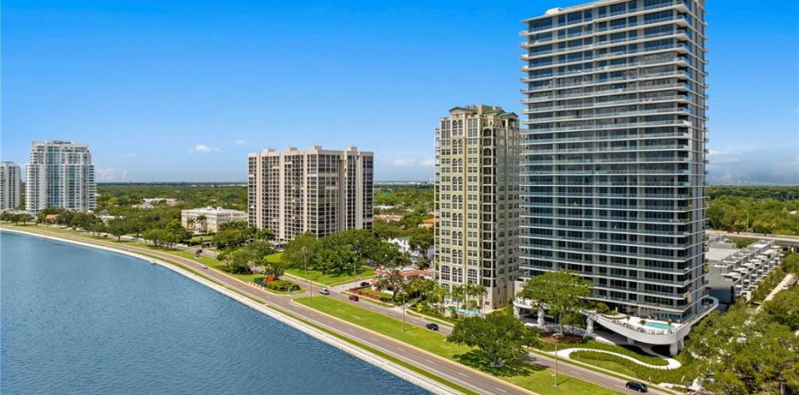 Condominio en Tampa, Florida, 2 dormitorios  № 1250900