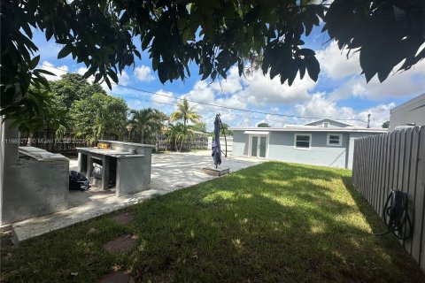 Casa en venta en Miami, Florida, 3 dormitorios, 101.45 m2 № 1391596 - foto 3