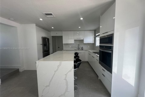 Casa en venta en Miami, Florida, 3 dormitorios, 101.45 m2 № 1391596 - foto 11