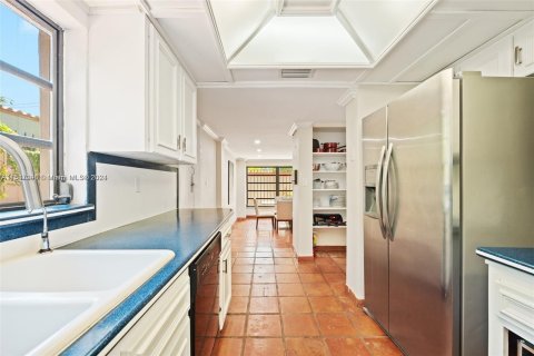 Casa en venta en Miami, Florida, 3 dormitorios, 249.81 m2 № 1021396 - foto 11