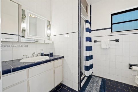 Casa en venta en Miami, Florida, 3 dormitorios, 249.81 m2 № 1021396 - foto 17