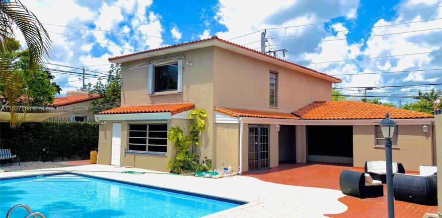 Villa ou maison à Miami, Floride 3 chambres, 249.81 m2 № 1021396