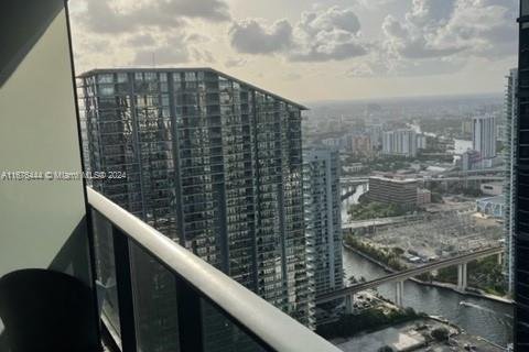 Condominio en venta en Miami, Florida, 1 dormitorio, 81.85 m2 № 1402718 - foto 4