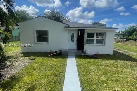 House in Miami, Florida 2 bedrooms, 89.19 sq.m. № 1402676 - photo 2