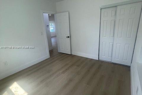 House in Miami, Florida 2 bedrooms, 89.19 sq.m. № 1402676 - photo 18