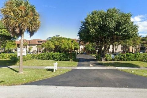 Copropriété à vendre à Miami, Floride: 2 chambres, 108.88 m2 № 1402677 - photo 1