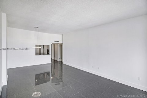 Condominio en venta en Aventura, Florida, 1 dormitorio, 99.03 m2 № 1021493 - foto 6