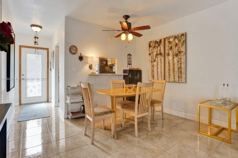 Condo in Lauderdale Lakes, Florida, 2 bedrooms  № 1058715 - photo 12