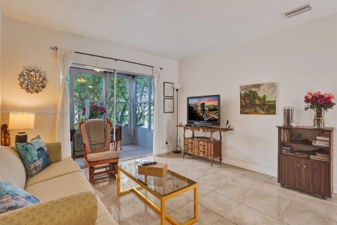 Condominio en venta en Lauderdale Lakes, Florida, 2 dormitorios, 87.7 m2 № 1058715 - foto 9