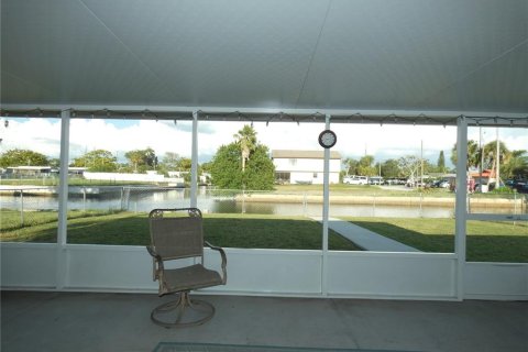 House in Hudson, Florida 2 bedrooms, 75.53 sq.m. № 1337924 - photo 29