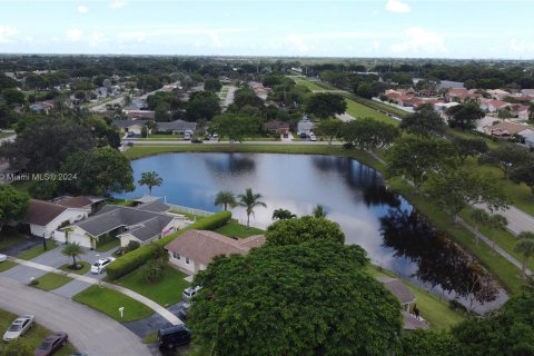 Villa ou maison à vendre à Boca Raton, Floride: 4 chambres, 117.61 m2 № 1357177 - photo 5