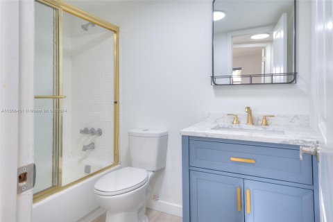 Condo in Sunrise, Florida, 2 bedrooms  № 1357174 - photo 13