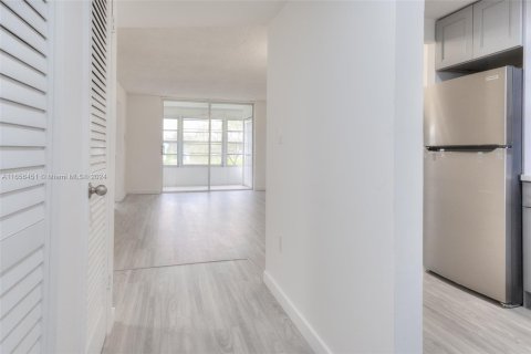 Copropriété à louer à Sunrise, Floride: 2 chambres, 78.97 m2 № 1357174 - photo 2