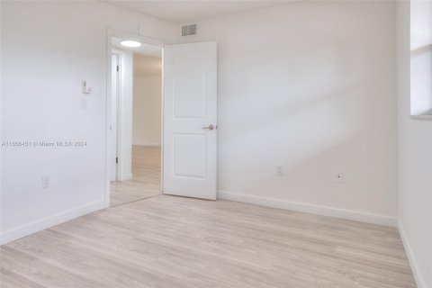 Copropriété à louer à Sunrise, Floride: 2 chambres, 78.97 m2 № 1357174 - photo 11