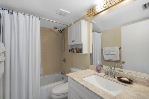 Condo in Stuart, Florida, 2 bedrooms  № 1054911 - photo 4