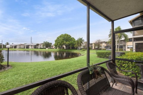 Condo in Stuart, Florida, 2 bedrooms  № 1054911 - photo 12