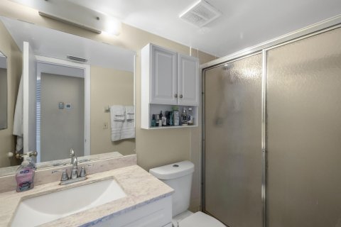 Condo in Stuart, Florida, 2 bedrooms  № 1054911 - photo 6