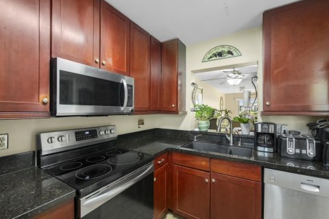 Condo in Stuart, Florida, 2 bedrooms  № 1054911 - photo 11