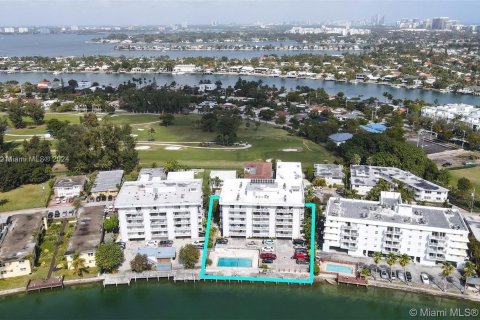 Copropriété à vendre à Miami Beach, Floride: 2 chambres, 96.8 m2 № 1031083 - photo 11