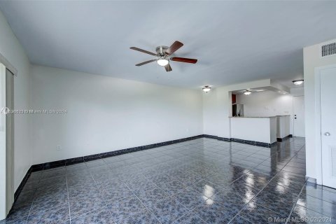 Copropriété à vendre à Miami Beach, Floride: 2 chambres, 96.8 m2 № 1031083 - photo 19