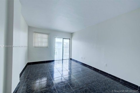 Condo in Miami Beach, Florida, 2 bedrooms  № 1031083 - photo 21