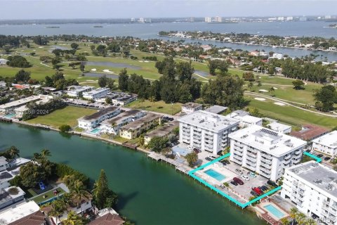 Copropriété à vendre à Miami Beach, Floride: 2 chambres, 96.8 m2 № 1031083 - photo 28